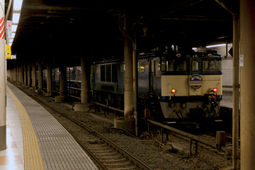 尾灯のともるEF64