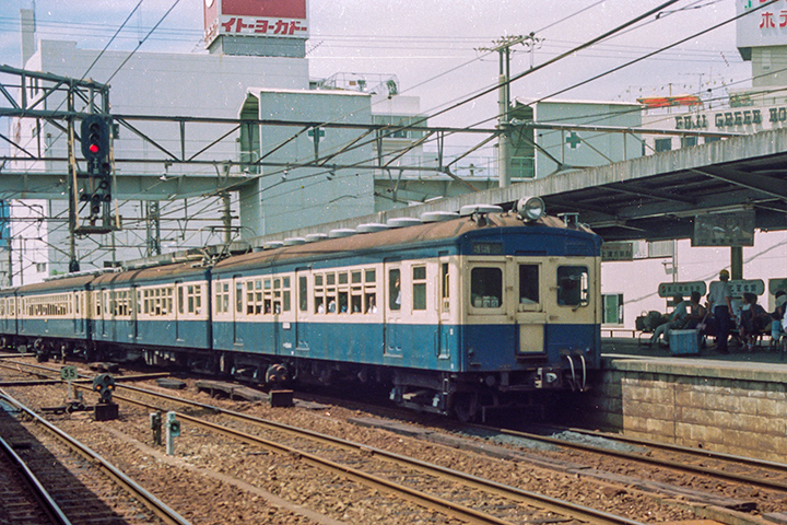 富士駅に入線する旧型国電
