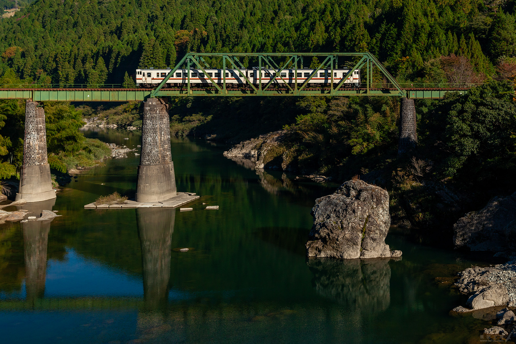 1719D　 キハ48 6811 + キハ48 5806